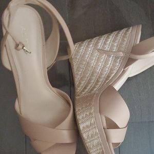 Aldo shoe size 10